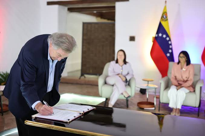 GRUPO GILINSKI Y GEOPARK FIRMAN ACUERDO POR 25 AÑOS PARA DESARROLLAR CAMPO PETROLERO EN VENEZUELA