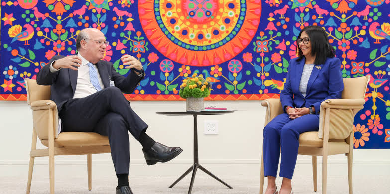 DELCY RODRÍGUEZ SE REÚNE CON REPRESENTANTES DEL BID EN NUEVA YORK