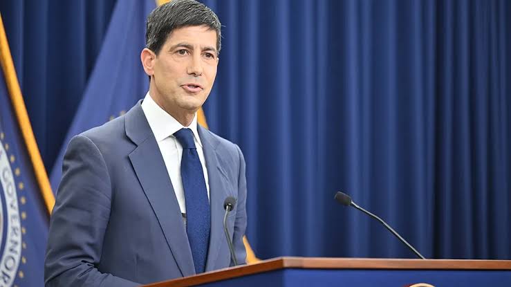 LA RESERVA FEDERAL SUBE LAS TASAS POR PRIMERA VEZ DESDE 2023 Y PROYECTA OTRO INCREMENTO