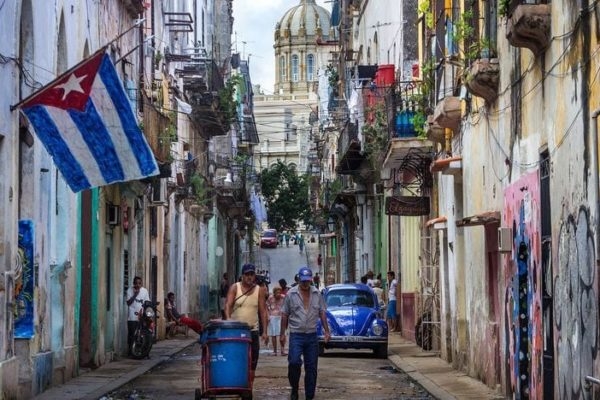 ESTADOS UNIDOS ENDURECE SANCIONES FINANCIERAS Y RESTRICCIONES DE VIAJES A CUBA