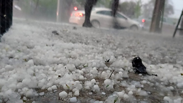 Declaran alerta roja en Santiago de Chile por tormenta y granizo