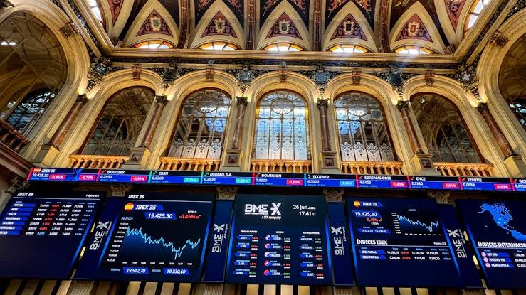 La Bolsa española abre con un alza del 0,47 % este martes