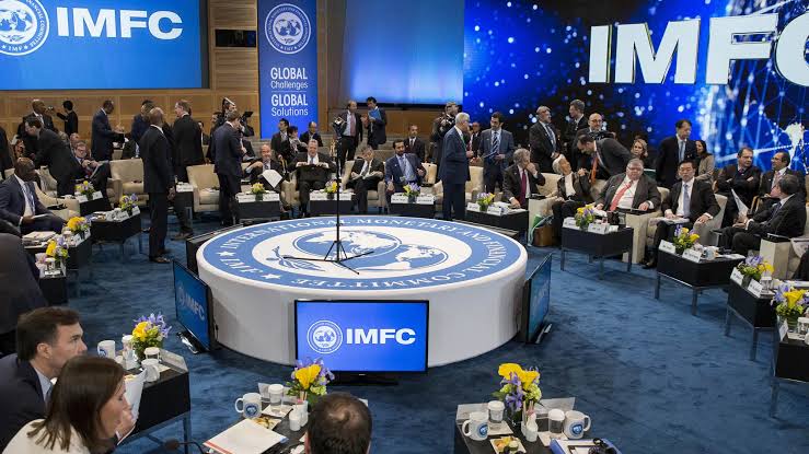 Ministros de finanzas debaten deuda y crecimiento en el foro del FMI