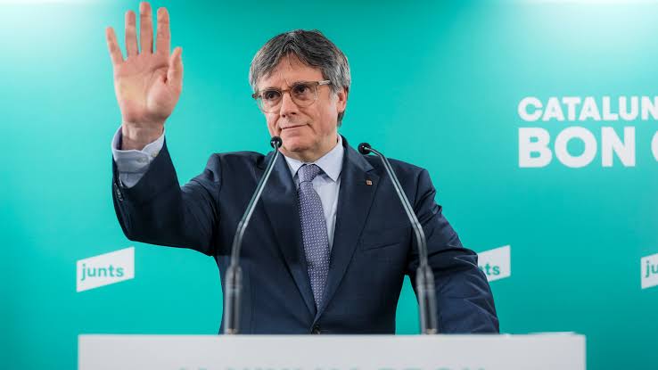 El Tribunal Supremo aplica la amnistía a Puigdemont y levanta las órdenes de detención