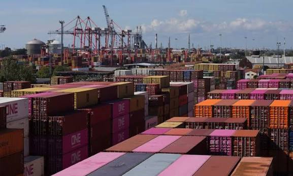 Las exportaciones argentinas superan por primera vez los US$10.000 millones en un mes