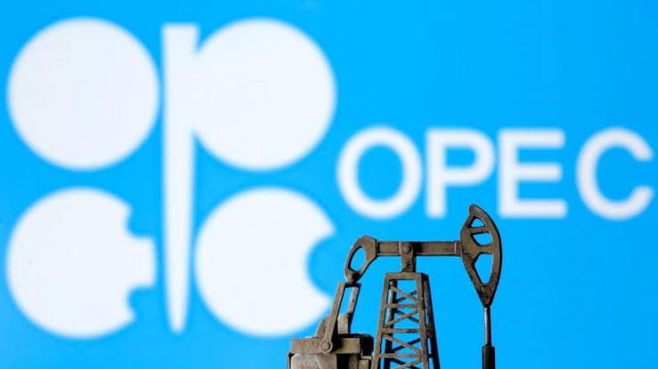 LA OPEP+ MANTIENE CONGELADA SU OFERTA DE PETRÓLEO EN NOVIEMBRE