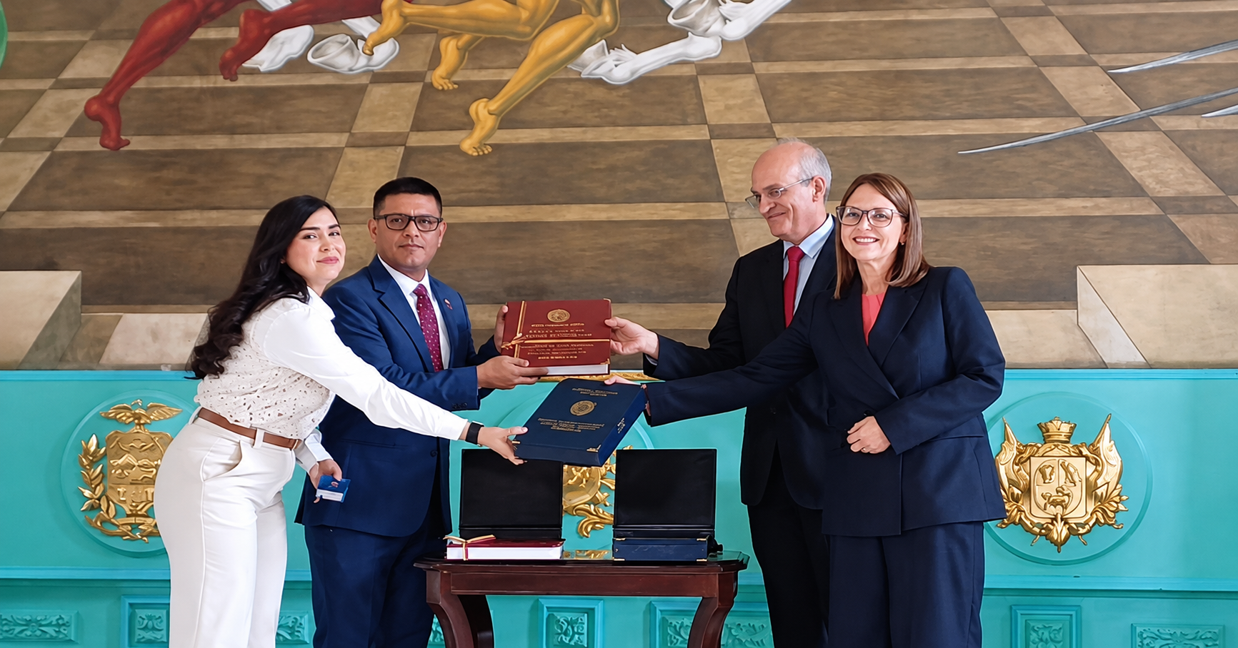 La Asamblea Nacional recibe los proyectos de presupuesto y endeudamiento para 2027