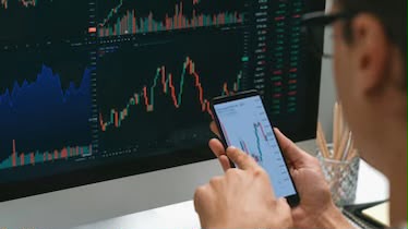 ACCIONES Y RENTA FIJA: LAS OPCIONES DE INVERSIÓN PARA OCTUBRE
